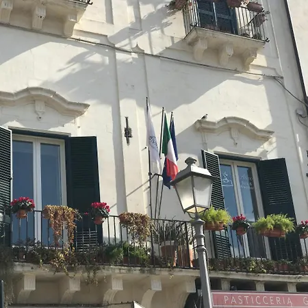 Alvino And Breakfast